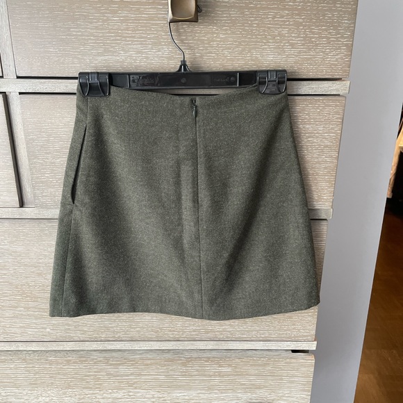 *SOLD* Aritzia Wilfred skirt like new - Picture 2 of 3